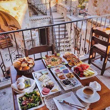 Charming Cave Hotel 2*