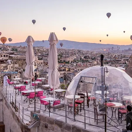 Hotel Charming Cave 2*