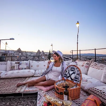 Charming Cave Hotel 2*