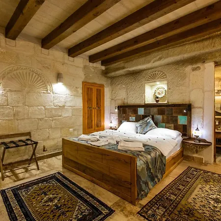 Hotel Charming Cave 2*