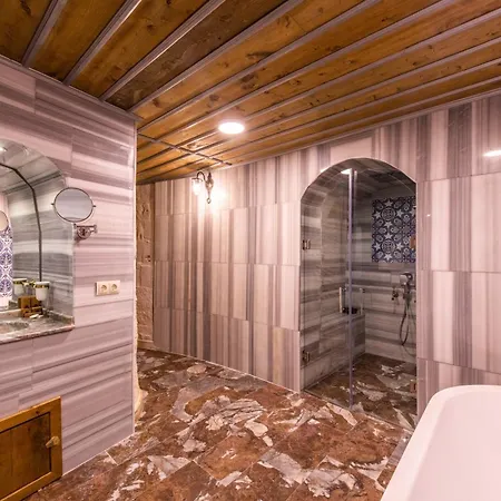 Hotel Charming Cave