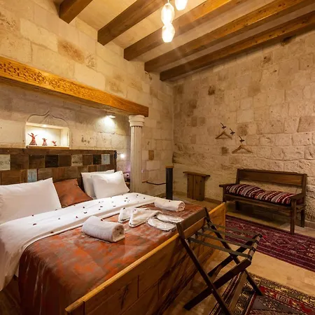 Hotel Charming Cave 2*