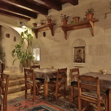 Charming Cave 2* Γκόρεμε