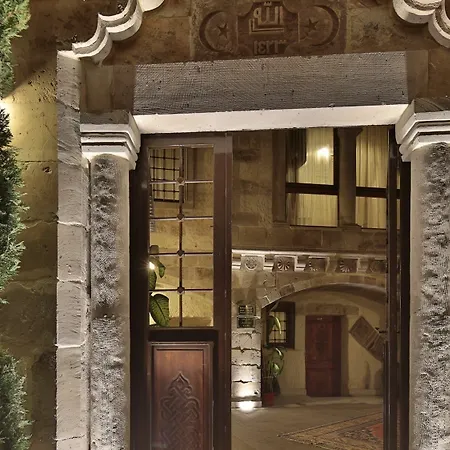 Hotel Charming Cave 2*