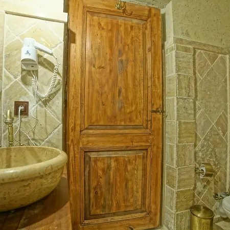 Charming Cave Hotel 2*