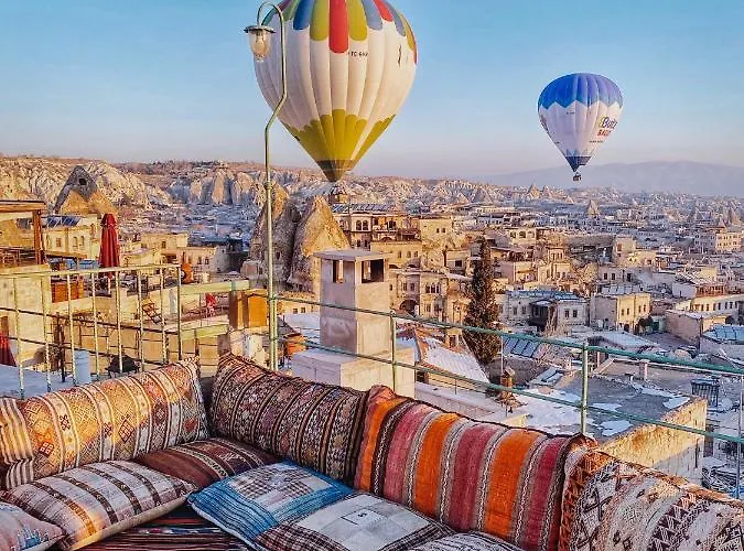 Charming Cave فندق