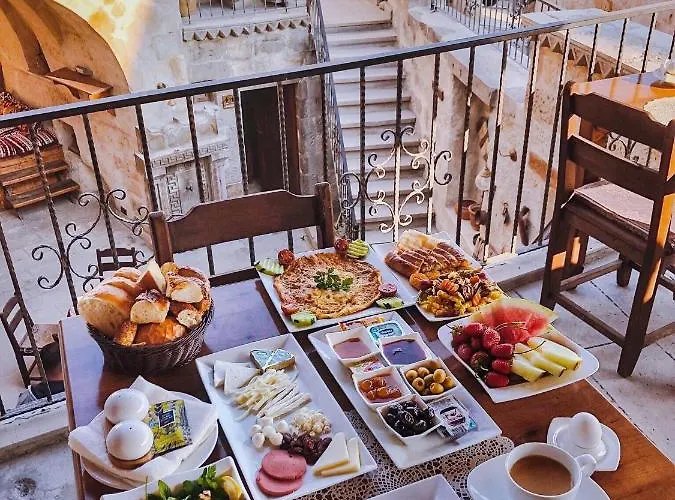 Charming Cave 호텔 2*