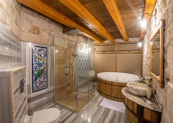 Charming Cave 2* 괴레메