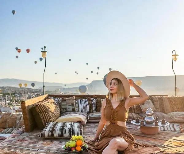 Charming Cave 괴레메