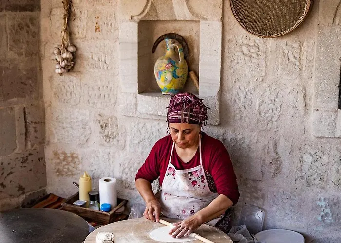 Charming Cave فندق