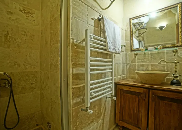 호텔 Charming Cave 2*