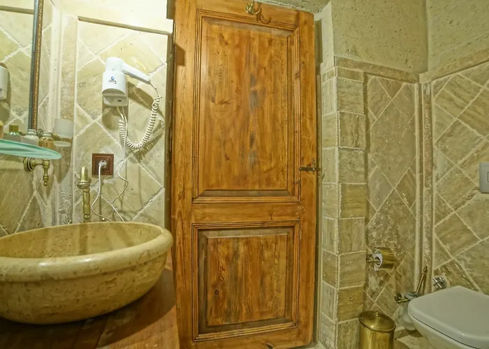 Charming Cave 호텔 2*